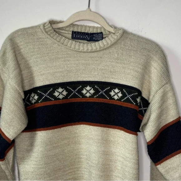 VTG Basic Editions Patterned Grandpa Fall Sweater Made in the U.S.A - Picture 8 of 12